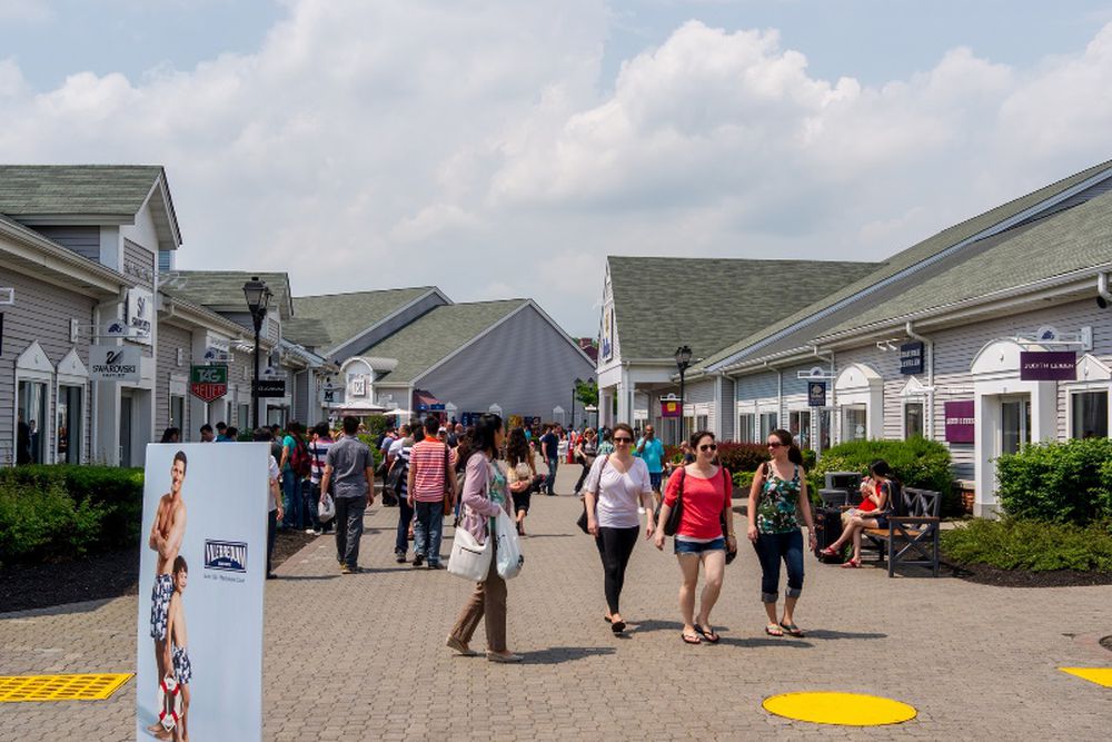 Store Directory For Woodbury Common Premium Outlets® - A Shopping